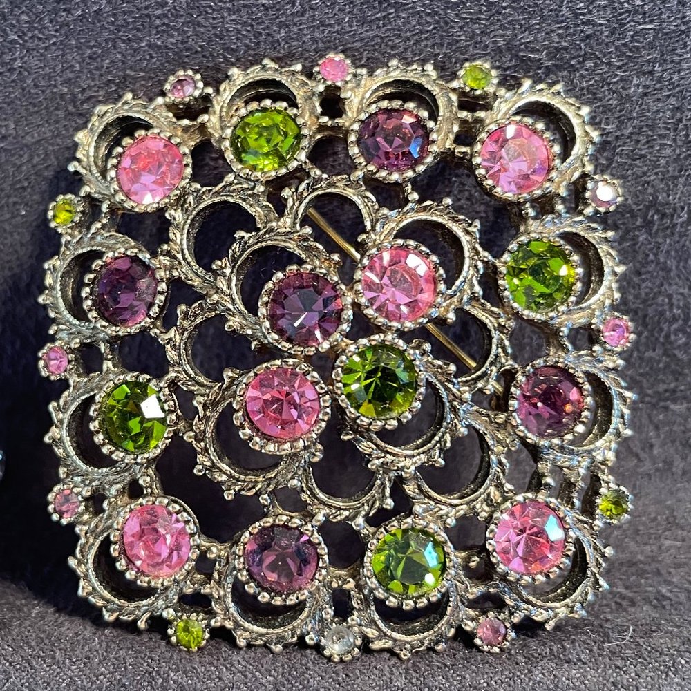 Vintage COVENTRY Australian LIghts Gold Tone Metal Brooch -Excellent Condition